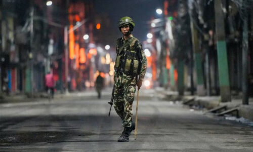 भारत से लगे नेपाल के इलाकों में चौथे दिन भी कर्फ्यू जारी