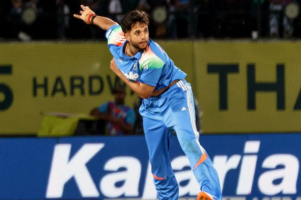 वॉशिंगटन सुंदर की जगह हर्ष दुबे भारतीय वनडे टीम में शामिल