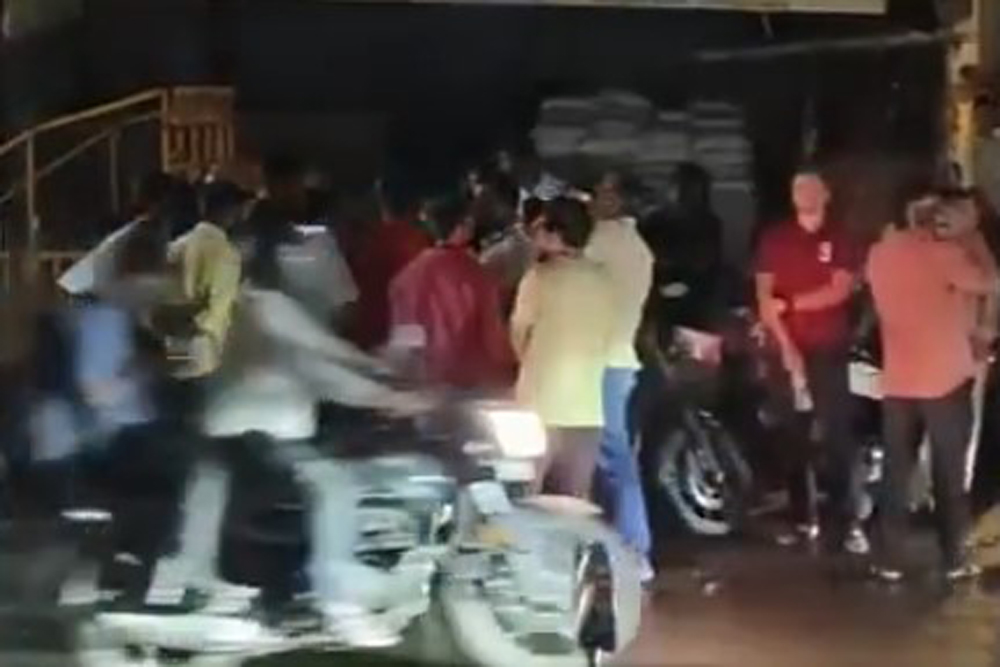 मुंबई में देह व्यापार गिरोह का भंडाफोड़: मेकअप आर्टिस्ट गिरफ्तार