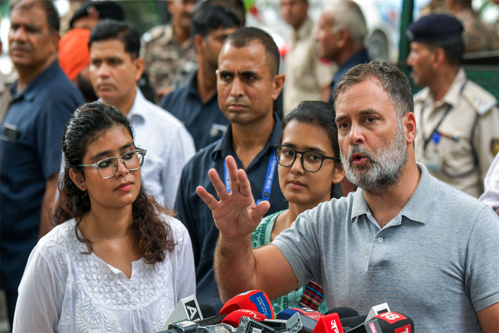 राहुल के साथ आइसा के छात्र थे, एनएसयूआई कहां है
