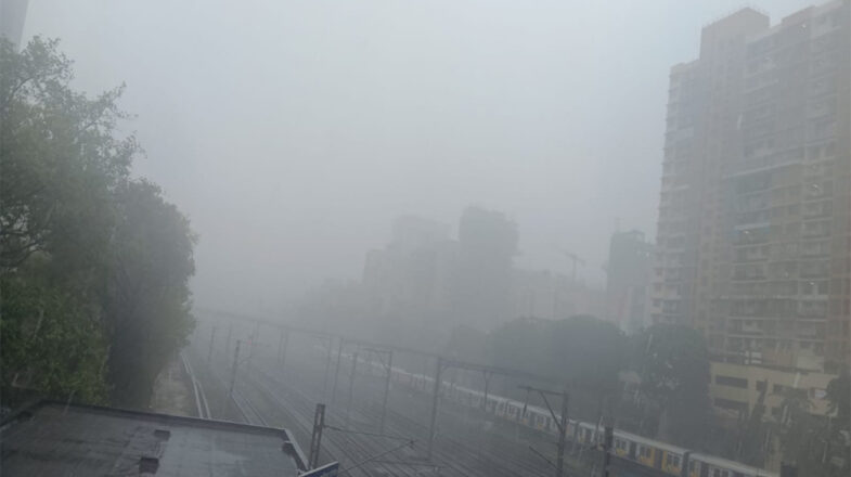 भारी बारिश से पश्चिम रेलवे का परिचालन ठप