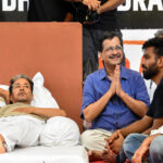 जंतर मंतर पहुंचे केजरीवाल, डिंपल