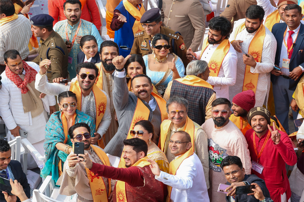 सेलेब्रिटीज के पीछे का सच काला भी!