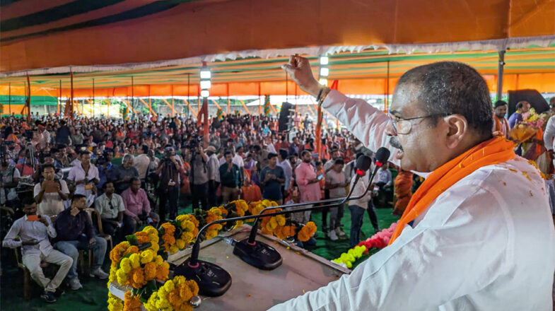 भाजपा नेता प्रधान के समर्थन में उतरे