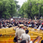 घायलों का इलाज सरकार कराए