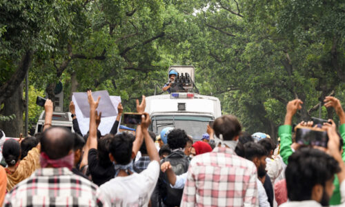 जंतर मंतर पर प्रदर्शन जारी