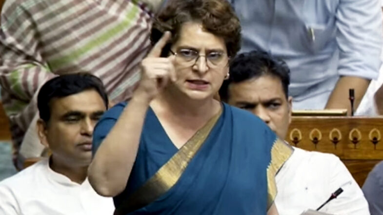 निशाने पर नए शिक्षा मंत्री