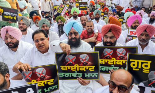 कांग्रेस आलाकमान को वारिंग पर भरोसा