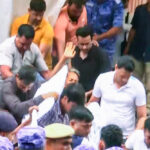 वांगचुक को उठाए जाने के बाद रविवार को पहले से ज्यादा भीड़ जुटी।