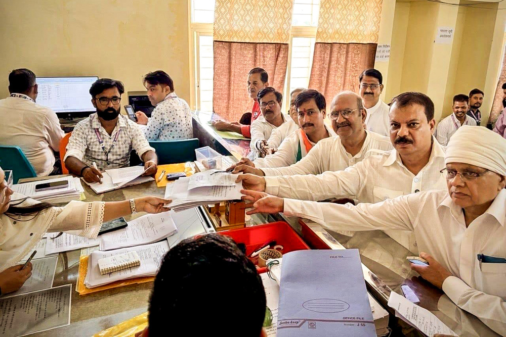 दतिया उपचुनाव: कांग्रेस के घनश्याम सिंह ने भाजपा प्रत्याशी पर नौ हजार से अधिक मतों से बढ़त बनाई