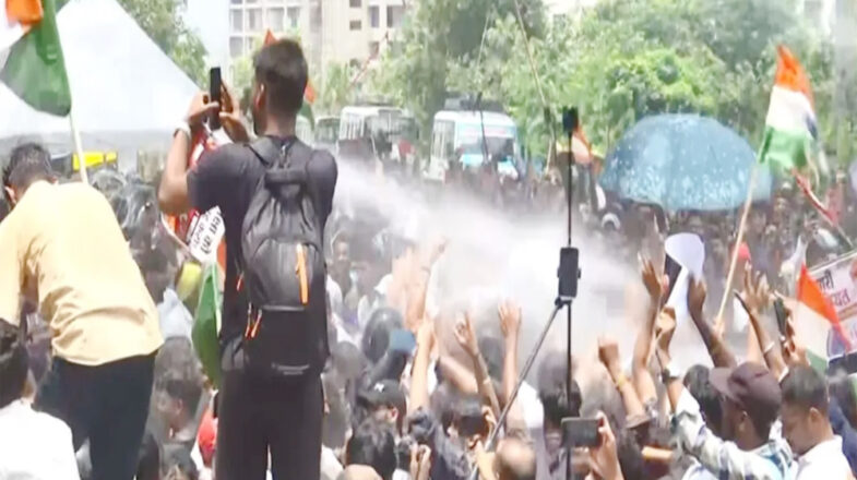 विधानसभा घेराव के दौरान छात्रों पर लाठीचार्ज, वाटर कैनन और आंसू गैस के गोले छोड़े