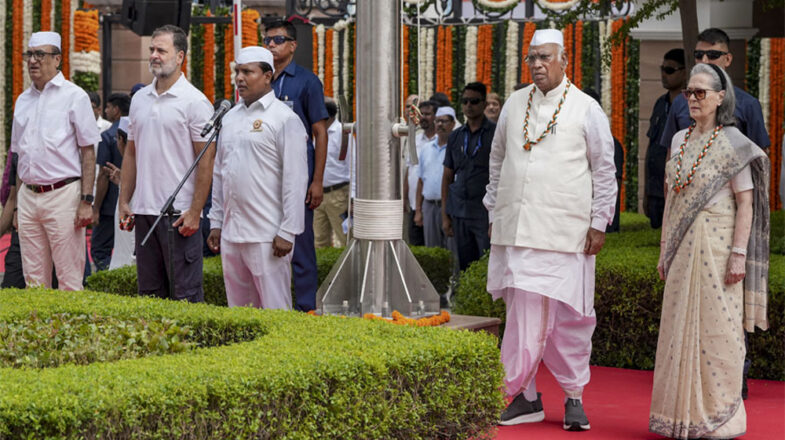 भाजपा ने सोनिया पर ‘वंदे मातरम्’ को लेकर आपत्ति का आरोप लगाया
