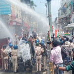 बिहार: छात्रों के पथराव में कई पुलिसकर्मी घायल, पुलिस ने किया लाठीचार्ज