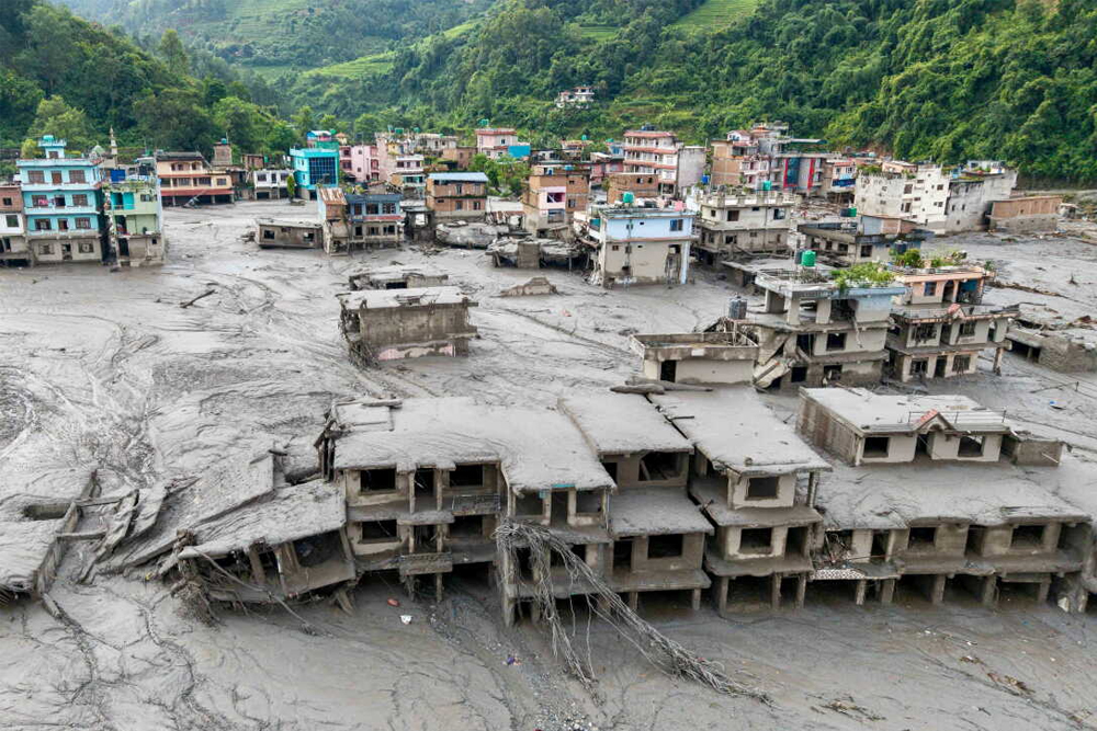 नेपाल में अचानक आई बाढ़ से मरने वालों की संख्या 669 हुई