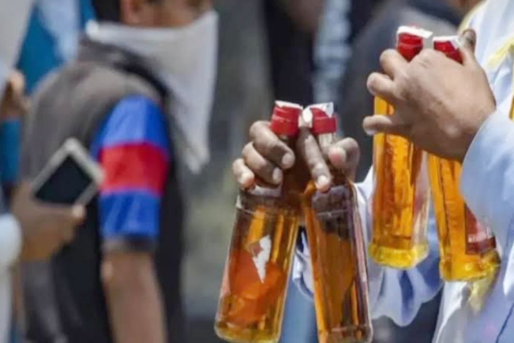 गुजरातः भावनगर में जहरीली शराब से चार लोगों की मौत, 18 लोग अस्पताल में भर्ती