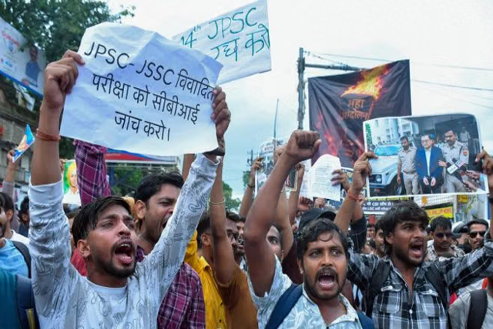 पेपर लीक विरोधी प्रदर्शन के बीच झारखंड सरकार ने विभिन्न संगठनों से की बातचीत