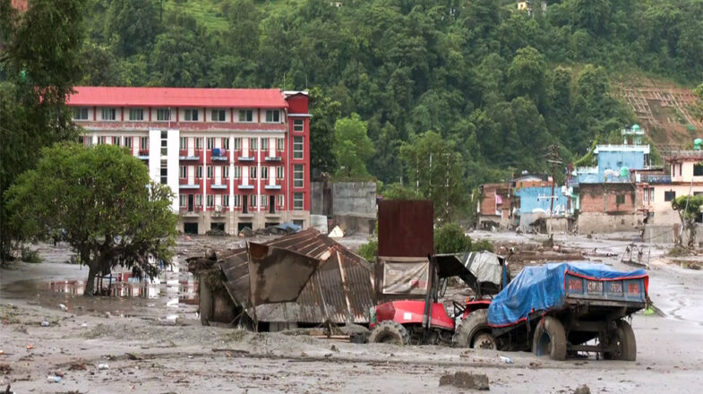 सैकड़ों मौतें, हजारों लापता