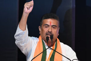शुभेंदु अधिकारी ने बंगाल के बीरभूम जिले में तारापीठ मंदिर में पूजा-अर्चना की