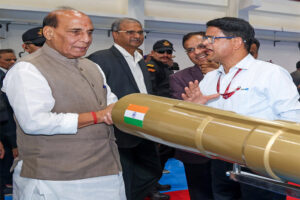 निजी कंपनियां  जोखिम से भरा फैसला