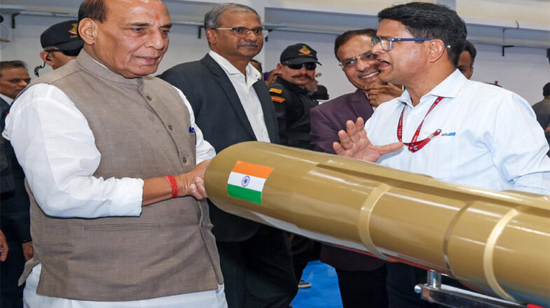 निजी कंपनियां  जोखिम से भरा फैसला