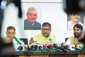 रविशंकर प्रसाद ने इतनी देर से सफाई क्यों दी?