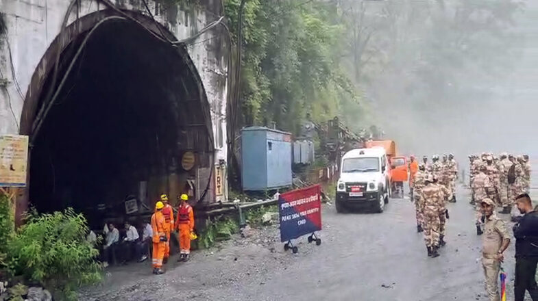 उत्तराखंड के टनल में पानी भरा, सात की मौत