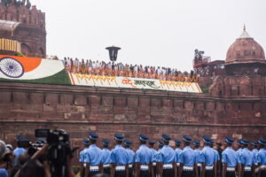 आजादी के तराने पर भी राजनीति