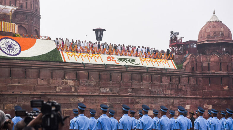 आजादी के तराने पर भी राजनीति