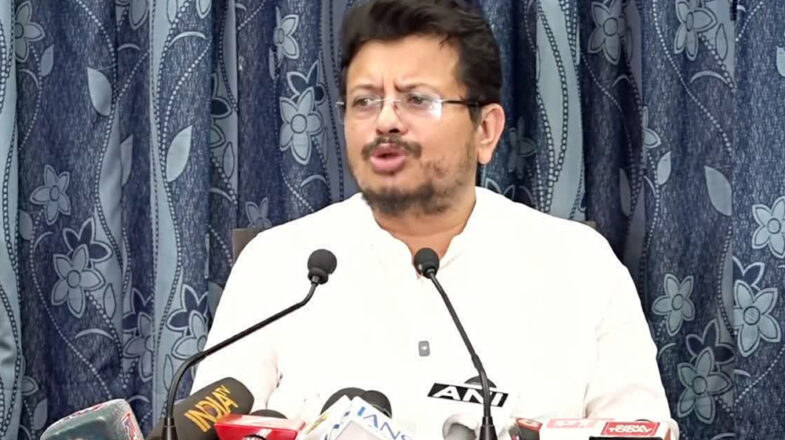 उपचुनाव से पहले बंगाल विधानसभा ने ऋतब्रत खेमे के 10 विधायकों को अयोग्यता नोटिस जारी किया