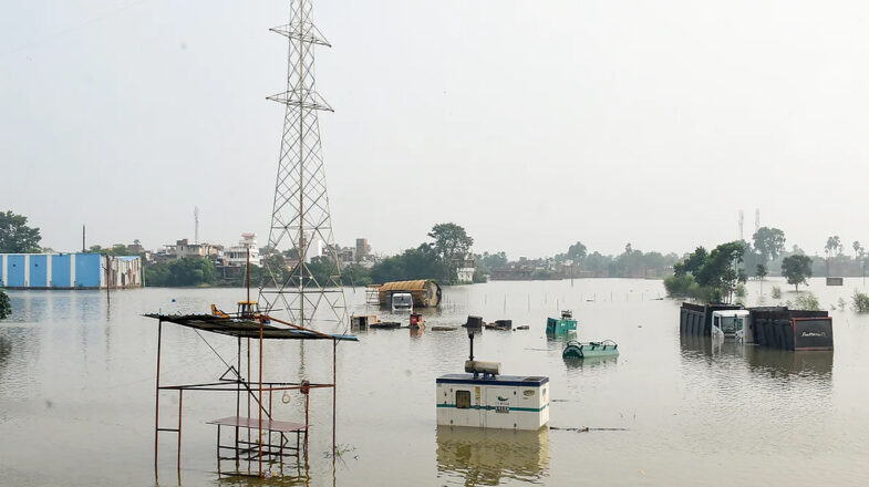 बिहार: गंगा ने पार किया ‘उच्चतम बाढ़ स्तर’, 11 जिलों में 10 लाख से अधिक लोग प्रभावित