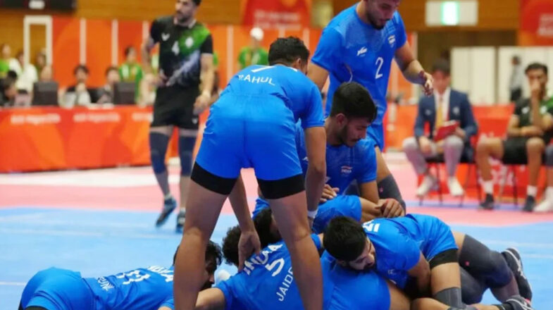 भारत का कबड्डी में ‘गोल्डन डबल’, पुरुष और महिला टीमों ने फ़ाइनल में ईरान को हराया