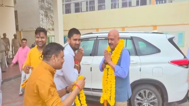 श्री राम जन्मभूमि तीर्थ क्षेत्र ट्रस्ट के पहले सीईओ जितेंद्र मिश्रा अयोध्या पहुंचे