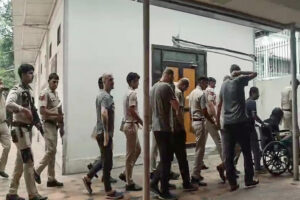 अमेरिकी दबाव में आतंकवादी छोड़े!