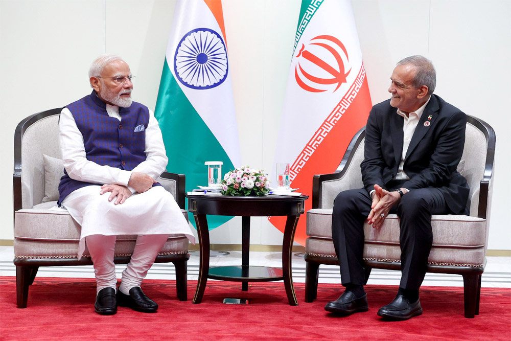 ईरान के राष्ट्रपति से मिले मोदी