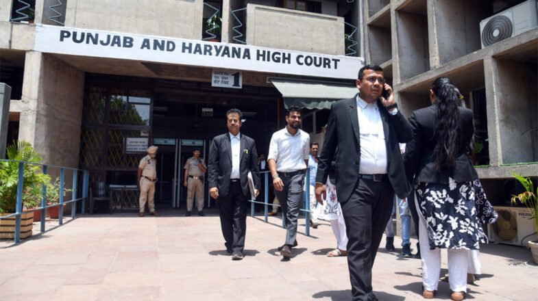परंपरा पर फिर प्रहार