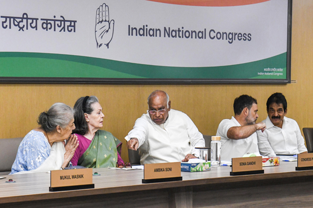 कांग्रेस संगठन में राहुल बड़ा बदलाव करेंगे