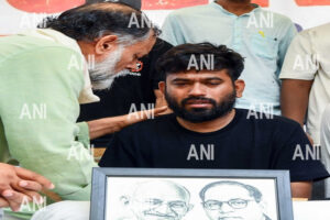 सिविल सोसायटी (योगेंद्र यादव, लेफ्ट,इन्फ्लूएंसर एंड पार्टी) की दिखावे की राजनीति