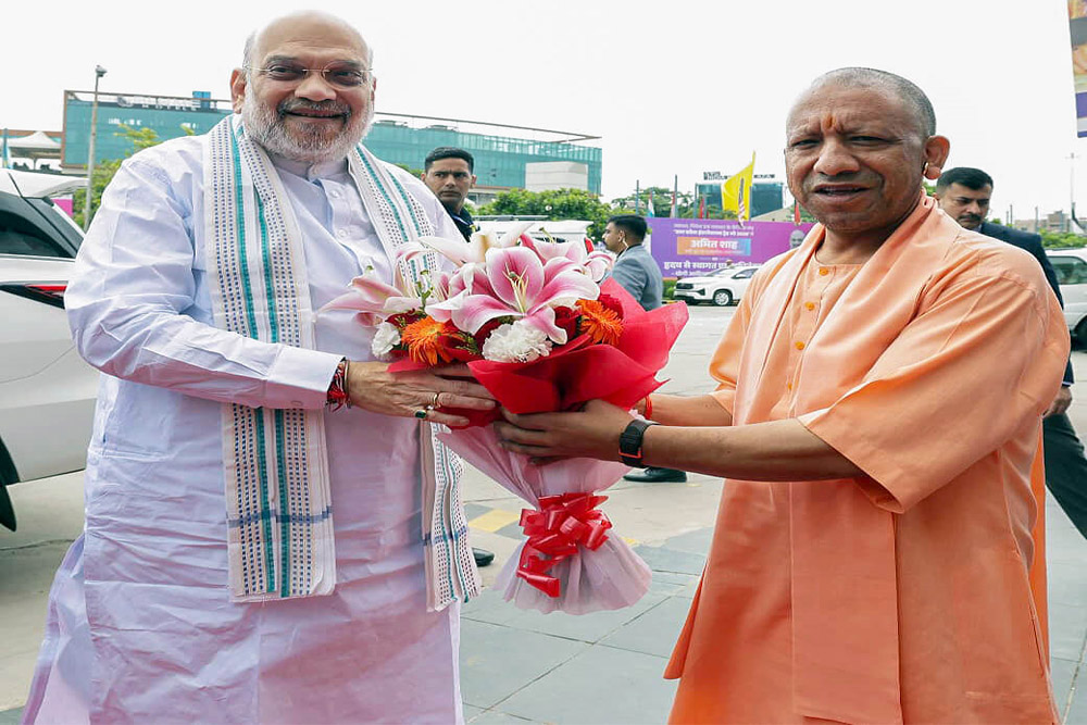 शाह और योगी में सब ठीक है