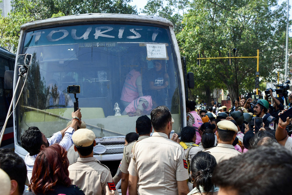 सीजेपी के प्रदर्शन पर पुलिस की सख्त कार्रवाई, कई नेता हिरासत में