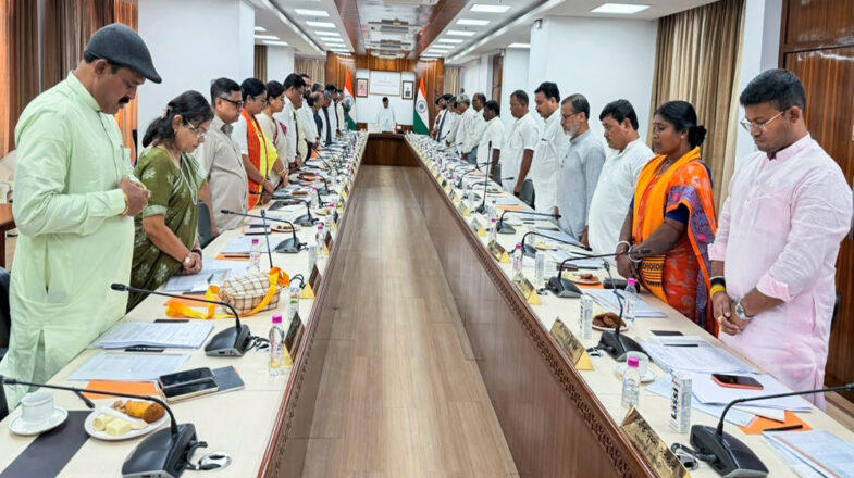 बंगाल मंत्रिमंडल ने नई औद्योगिक नीति को दी मंजूरी