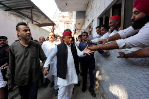 आजम खान से मिलने रामपुर पहुंचे अखिलेश