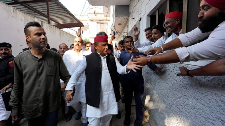 आजम खान से मिलने रामपुर पहुंचे अखिलेश