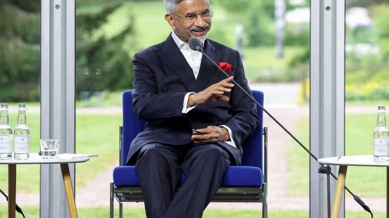 जयशंकर की बेसिरपैर की तुलना