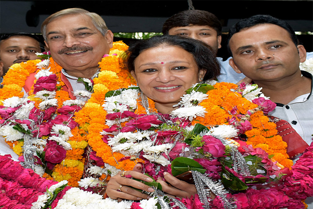 मोना मिश्रा का प्रयोग कितना कामयाब होगा?