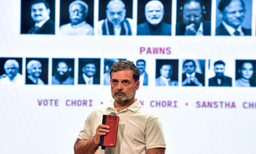 राहुल ने कांग्रेस की कमजोरी जाहिर की