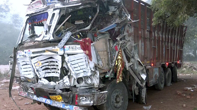 ग्वालियर में ट्रक ने श्रद्धालुओं को कुचला, 15 की मौत