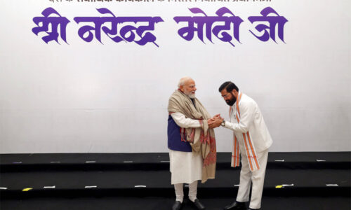 शिंदे जितना तो पीएम से कोई नहीं मिलता