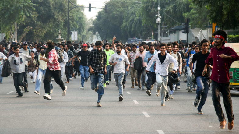 लोकतंत्र का रण-क्षेत्र