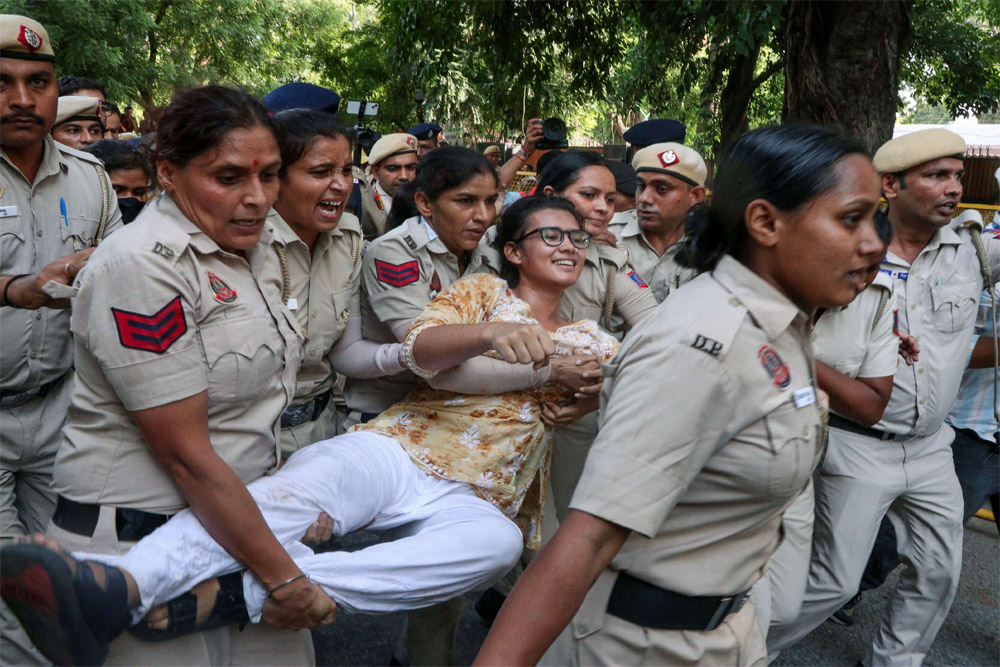 दिल्ली के लोगों से पुलिस की अपील