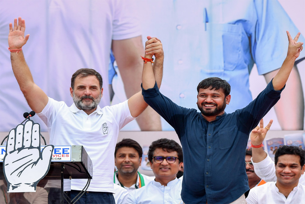 कांग्रेस का ‘चमकते चेहरे’ चमकाना!